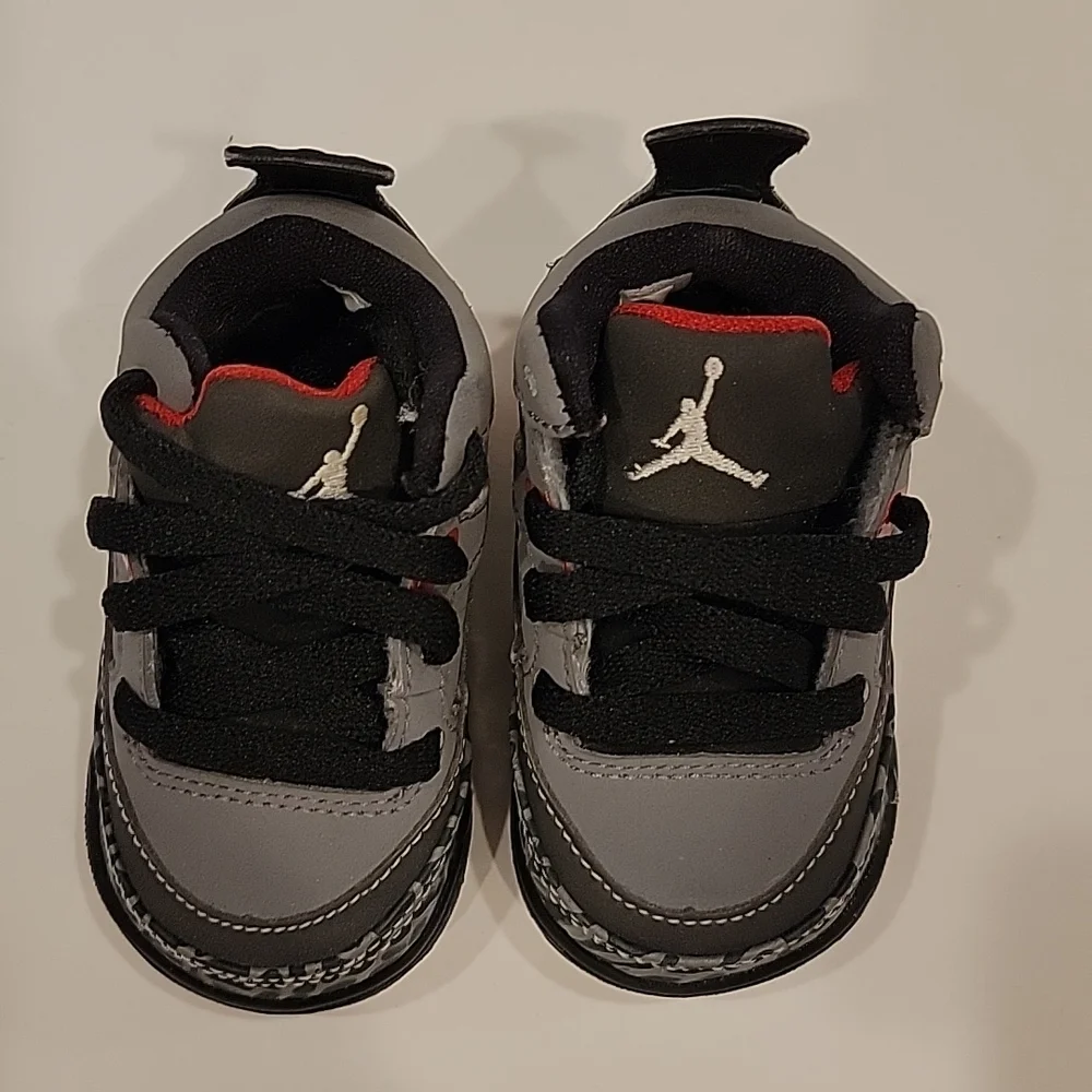 Nike Air Jordan Son of Low TD Toddlers Shoes Size 2c Basketball Gray 599928 004